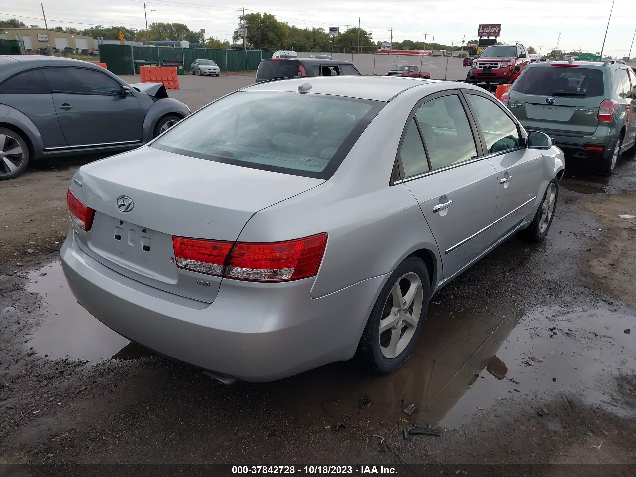 Photo 3 VIN: 5NPEU46F38H355482 - HYUNDAI SONATA 