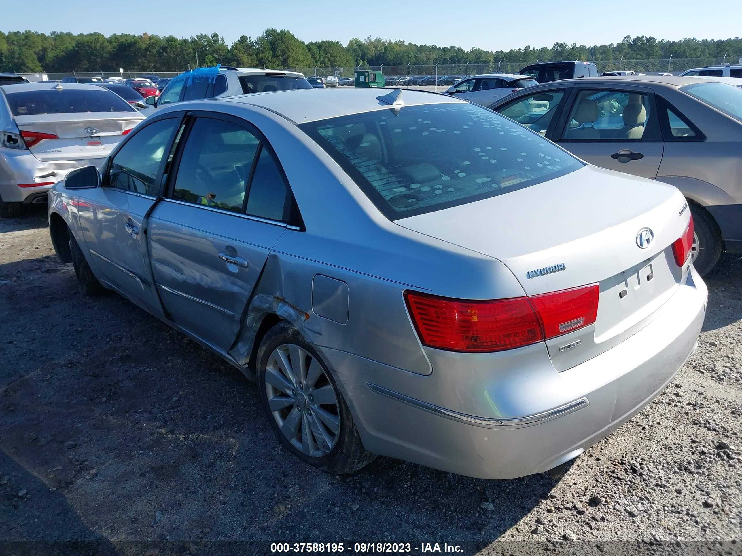 Photo 2 VIN: 5NPEU46F49H471193 - HYUNDAI SONATA 