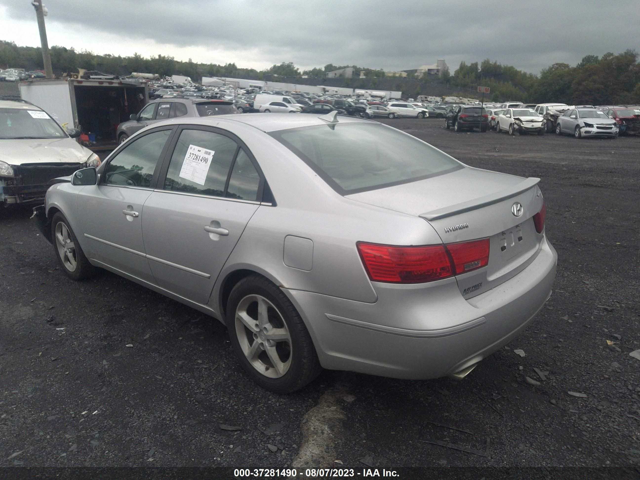 Photo 2 VIN: 5NPEU46F69H478582 - HYUNDAI SONATA 