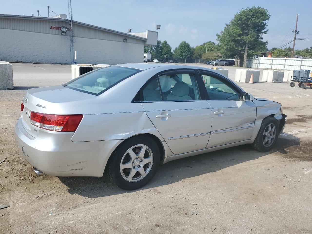 Photo 2 VIN: 5NPEU46F76H018066 - HYUNDAI SONATA 