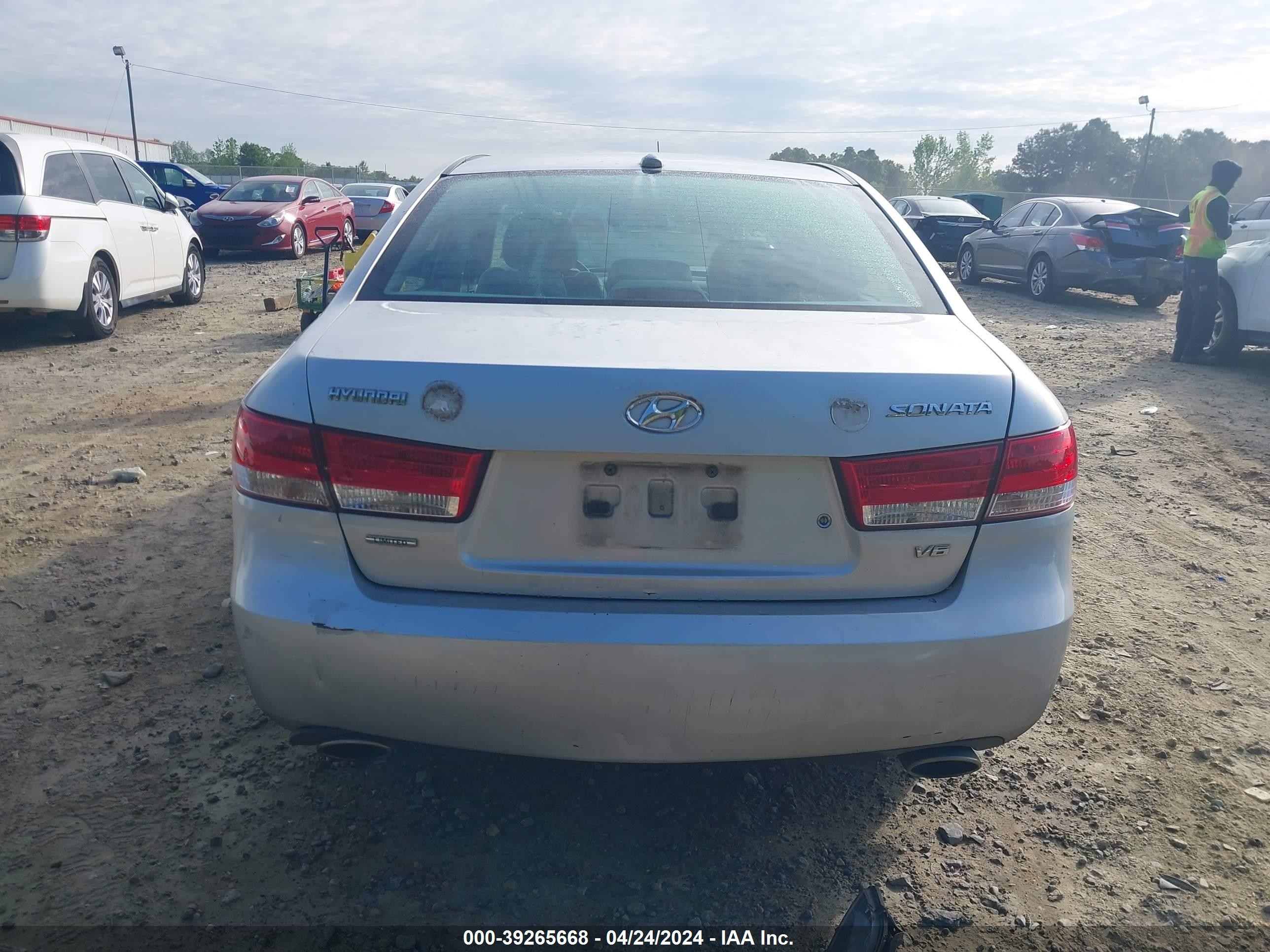 Photo 16 VIN: 5NPEU46F88H350195 - HYUNDAI SONATA 