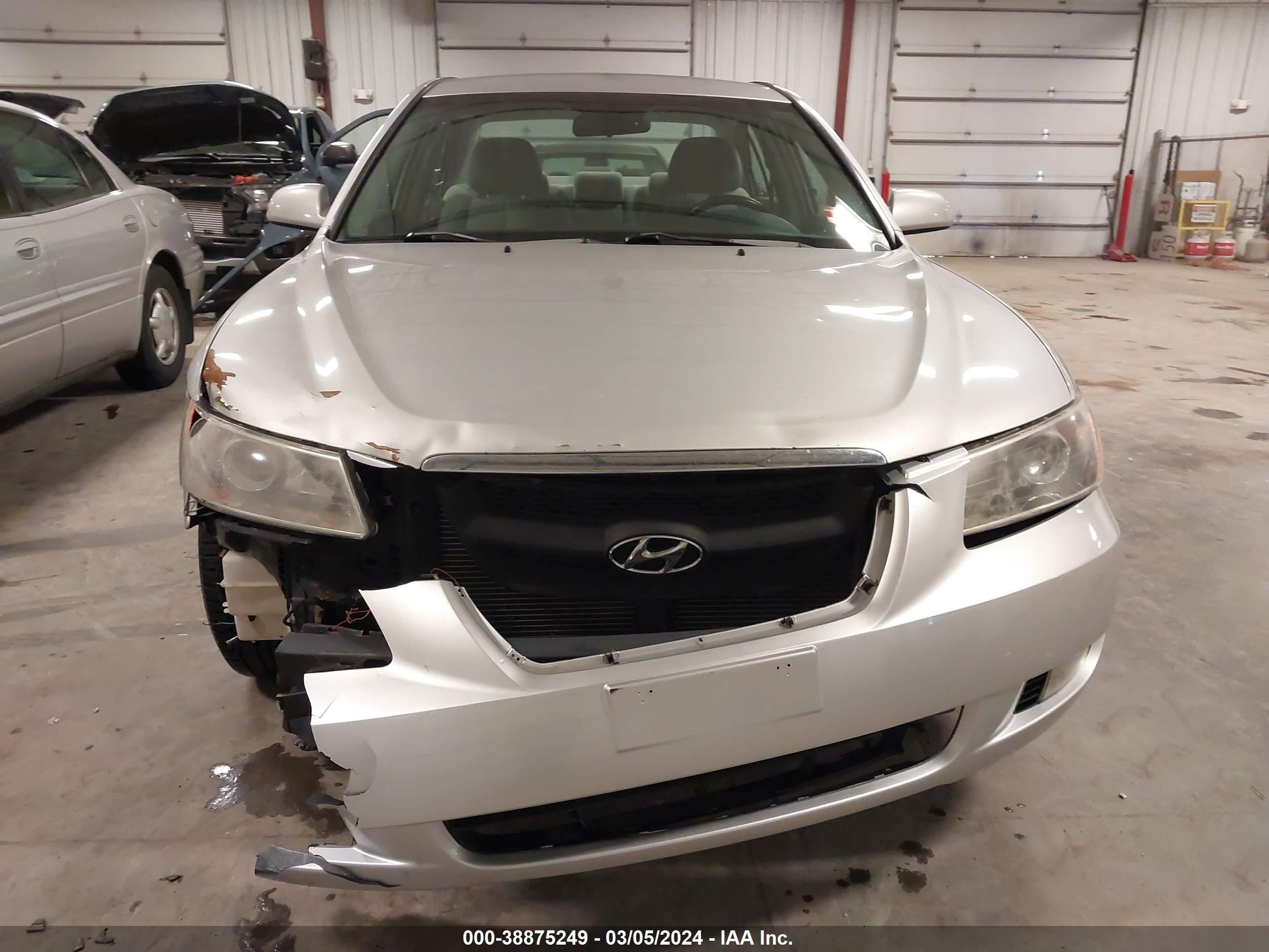 Photo 12 VIN: 5NPEU46F88H398568 - HYUNDAI SONATA 