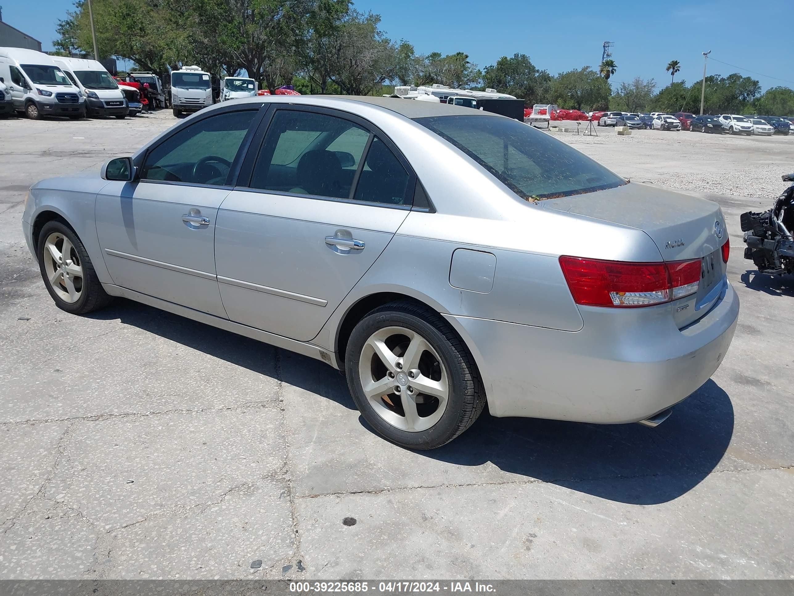 Photo 2 VIN: 5NPEU46FX7H157173 - HYUNDAI SONATA 