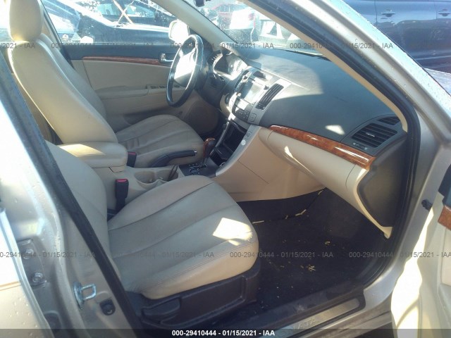 Photo 4 VIN: 5NPEU4AC5AH611107 - HYUNDAI SONATA 