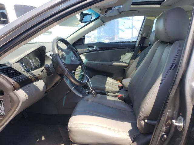 Photo 4 VIN: 5NPEU4ACXAH628601 - HYUNDAI SONATA SE 