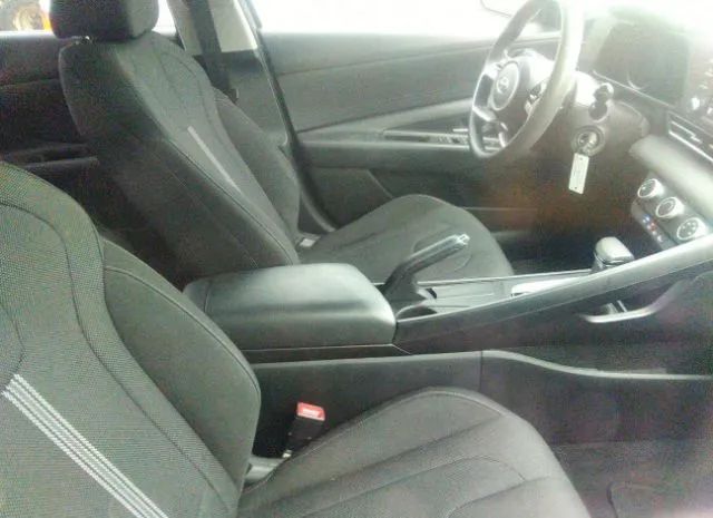 Photo 4 VIN: 5NPLL4AG0MH030308 - HYUNDAI ELANTRA 