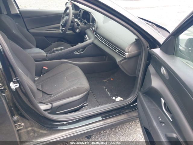 Photo 4 VIN: 5NPLL4AG0NH081745 - HYUNDAI ELANTRA 