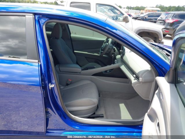 Photo 4 VIN: 5NPLL4AG2PH089901 - HYUNDAI ELANTRA 