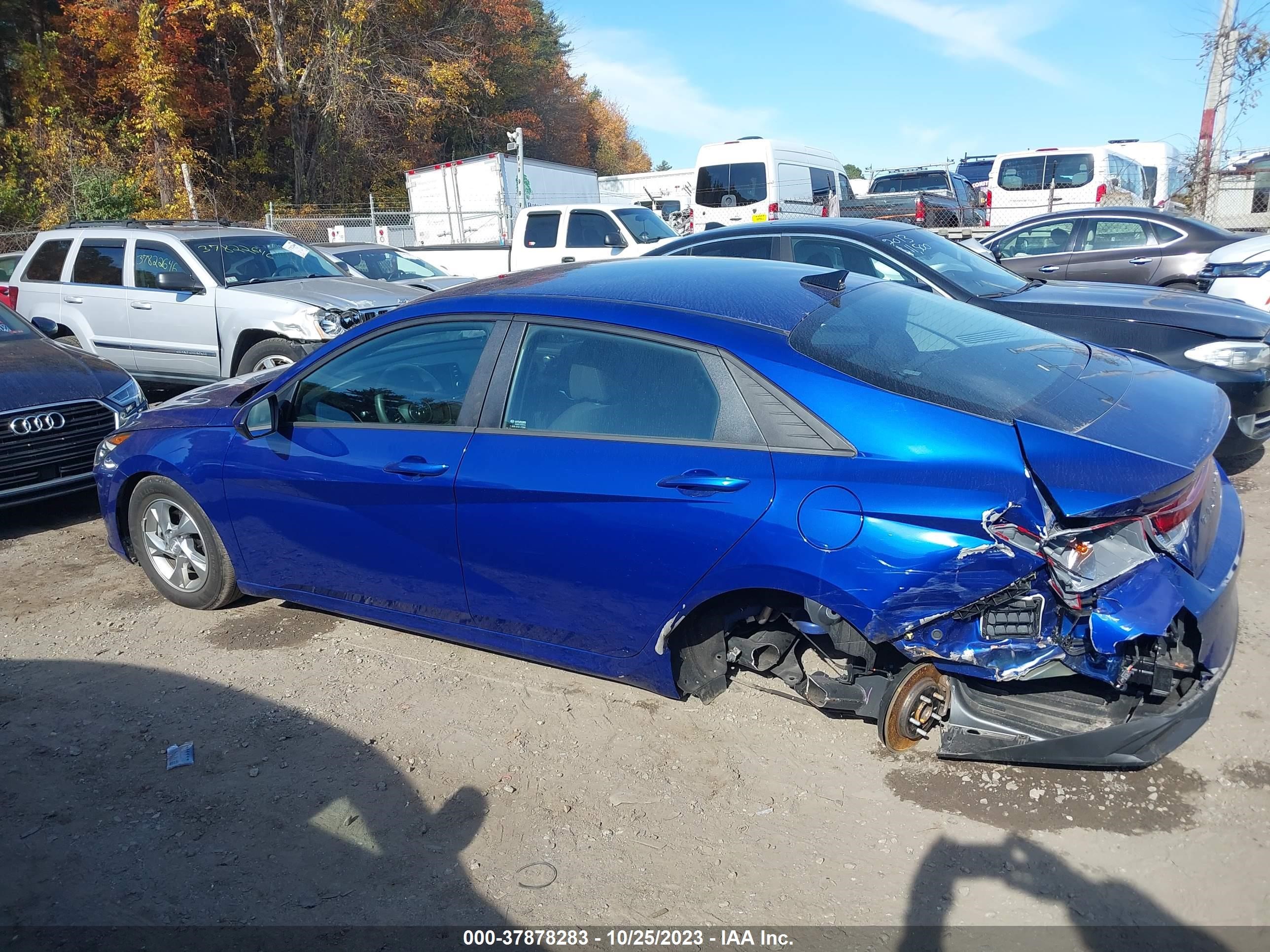 Photo 13 VIN: 5NPLL4AG2PH092457 - HYUNDAI ELANTRA 