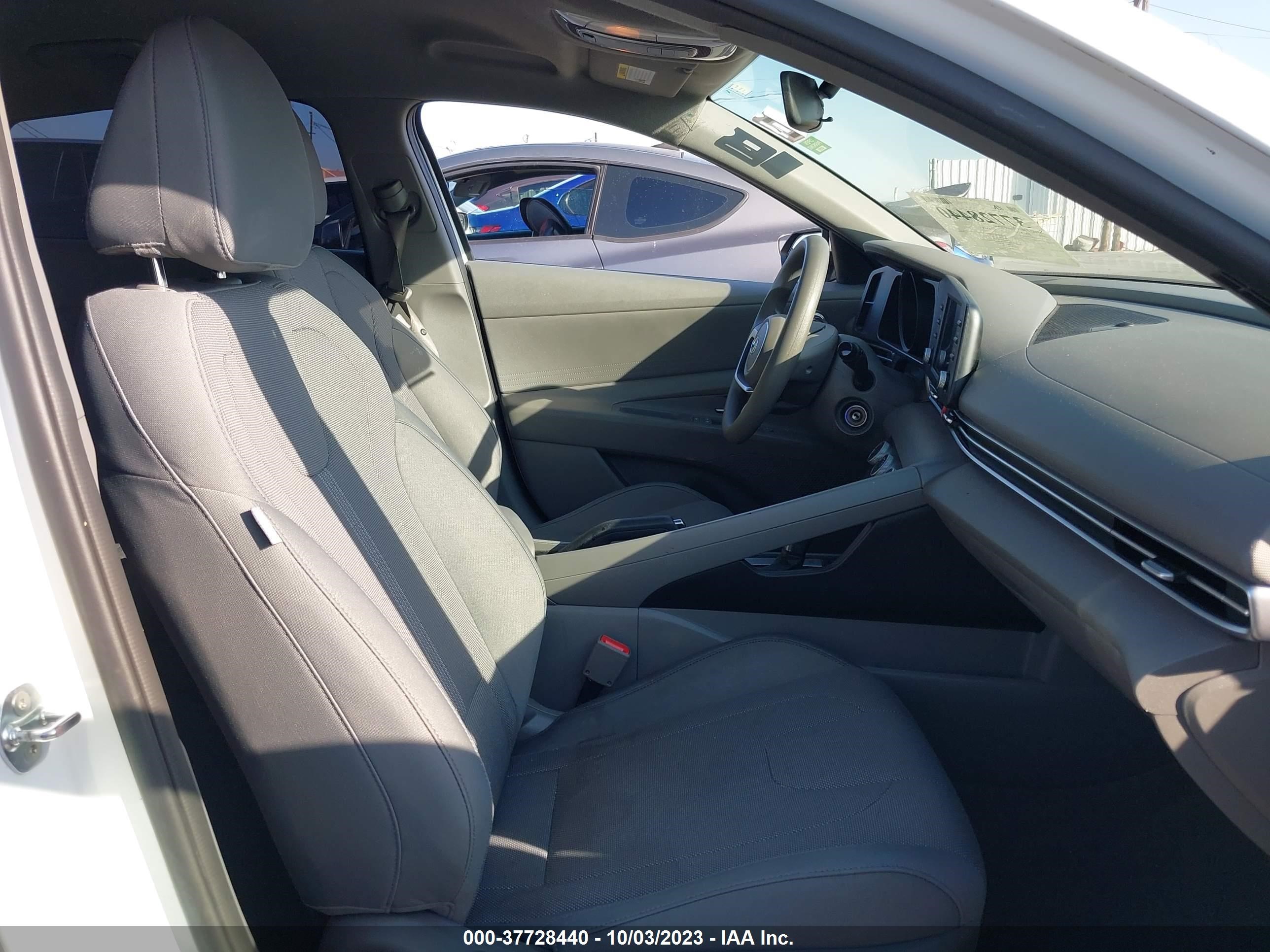 Photo 4 VIN: 5NPLL4AG5MH033057 - HYUNDAI ELANTRA 