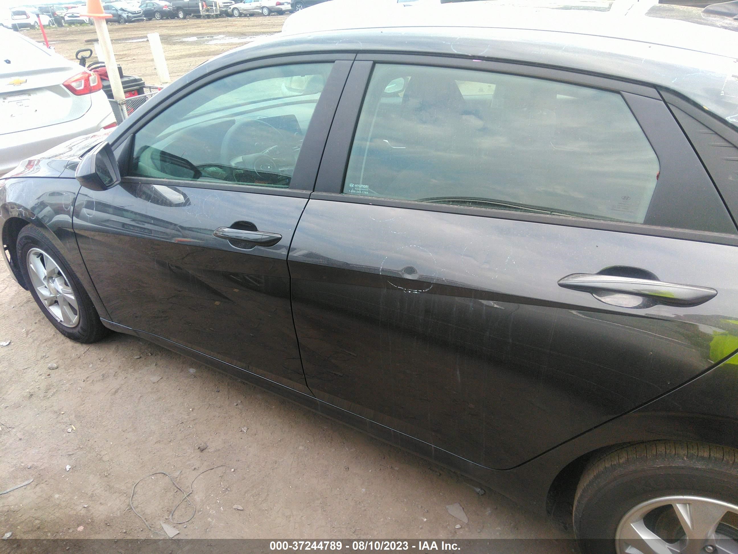 Photo 13 VIN: 5NPLL4AG5PH110935 - HYUNDAI ELANTRA 