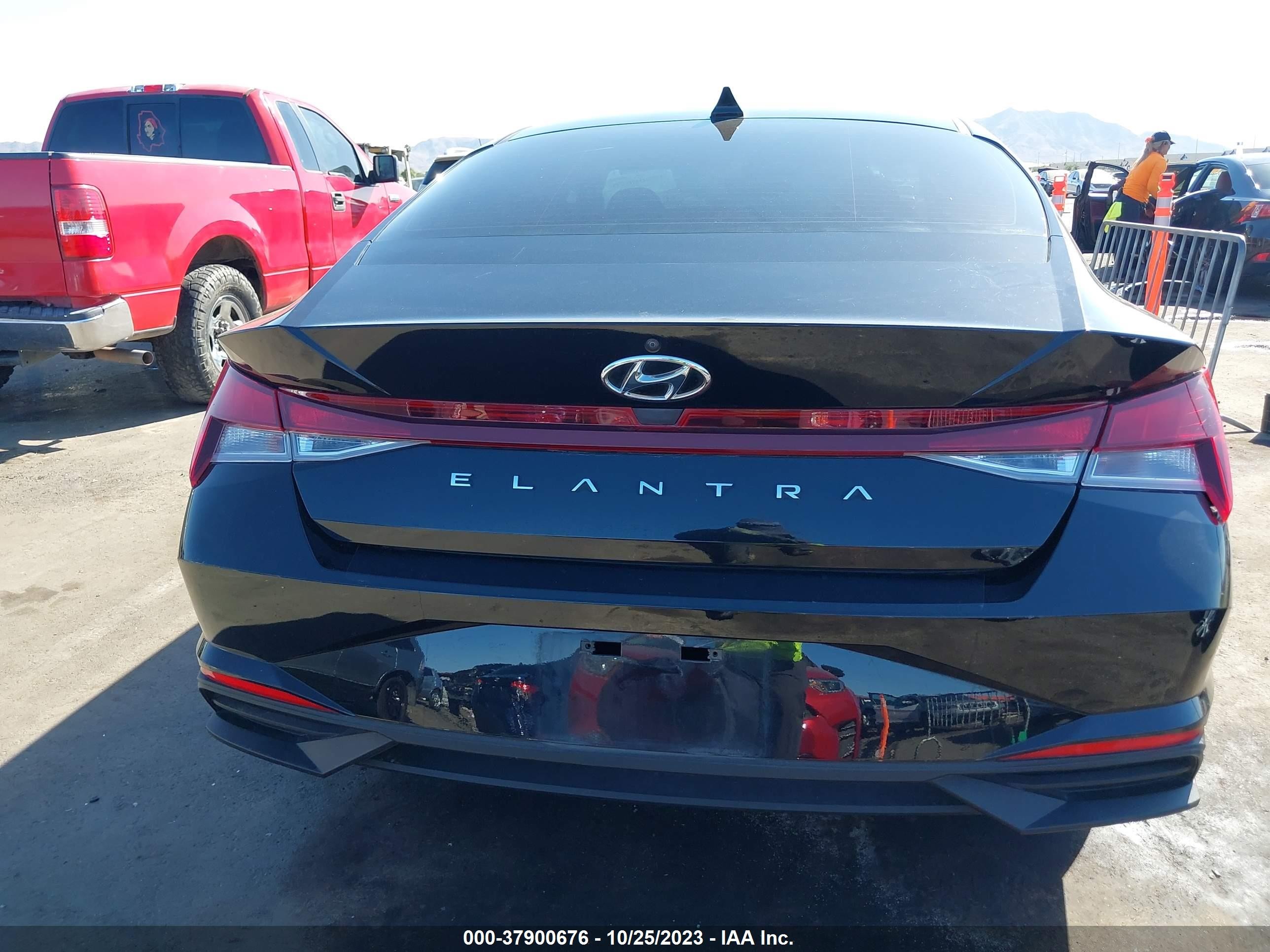 Photo 15 VIN: 5NPLL4AG7MH036431 - HYUNDAI ELANTRA 