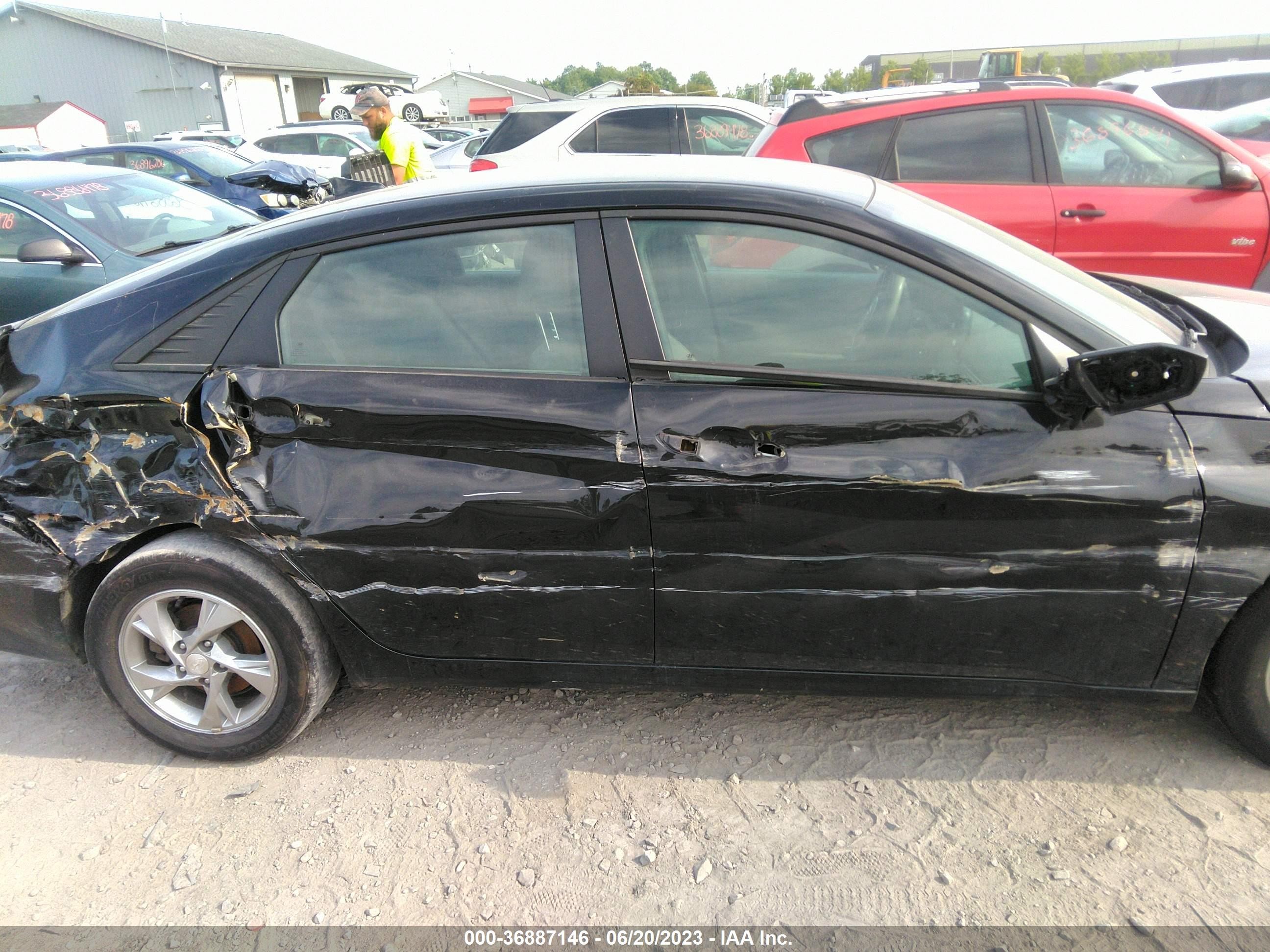 Photo 12 VIN: 5NPLL4AG7MH038969 - HYUNDAI ELANTRA 