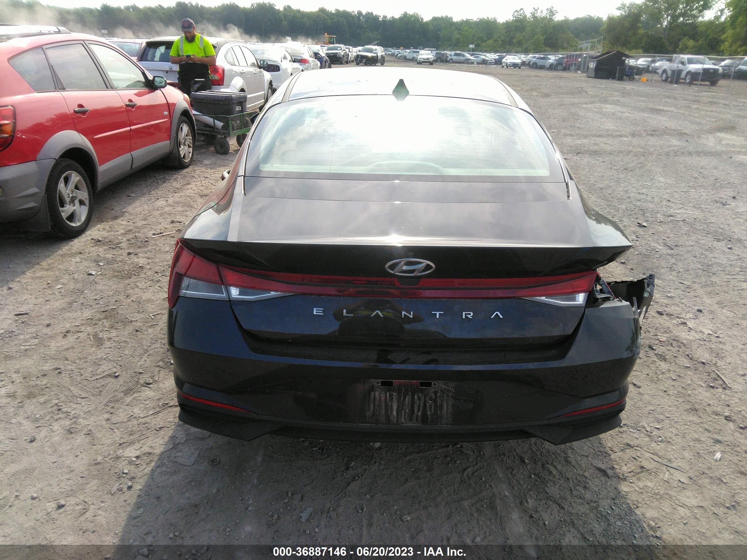 Photo 15 VIN: 5NPLL4AG7MH038969 - HYUNDAI ELANTRA 