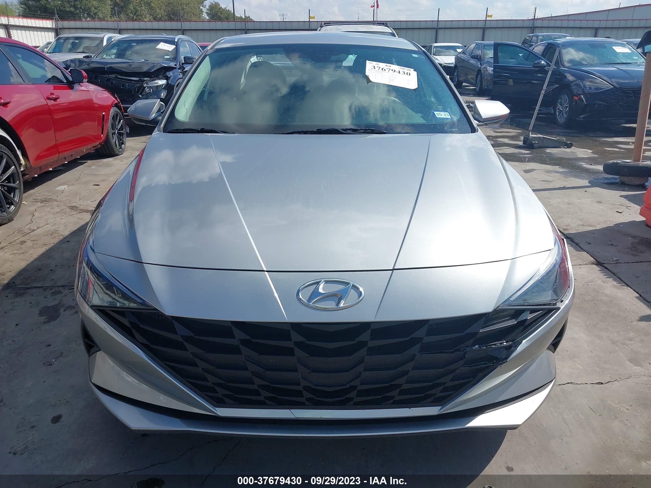 Photo 11 VIN: 5NPLL4AG7MH052581 - HYUNDAI ELANTRA 