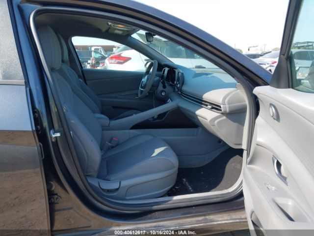 Photo 4 VIN: 5NPLL4AG7PH105459 - HYUNDAI ELANTRA 