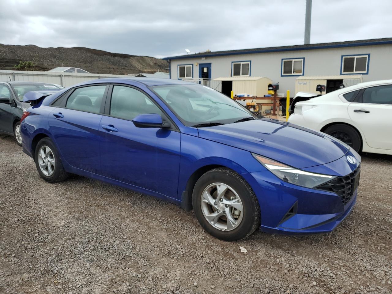 Photo 3 VIN: 5NPLL4AG9PH105494 - HYUNDAI ELANTRA 