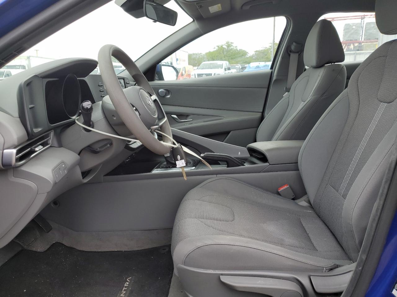 Photo 6 VIN: 5NPLL4AG9PH105494 - HYUNDAI ELANTRA 