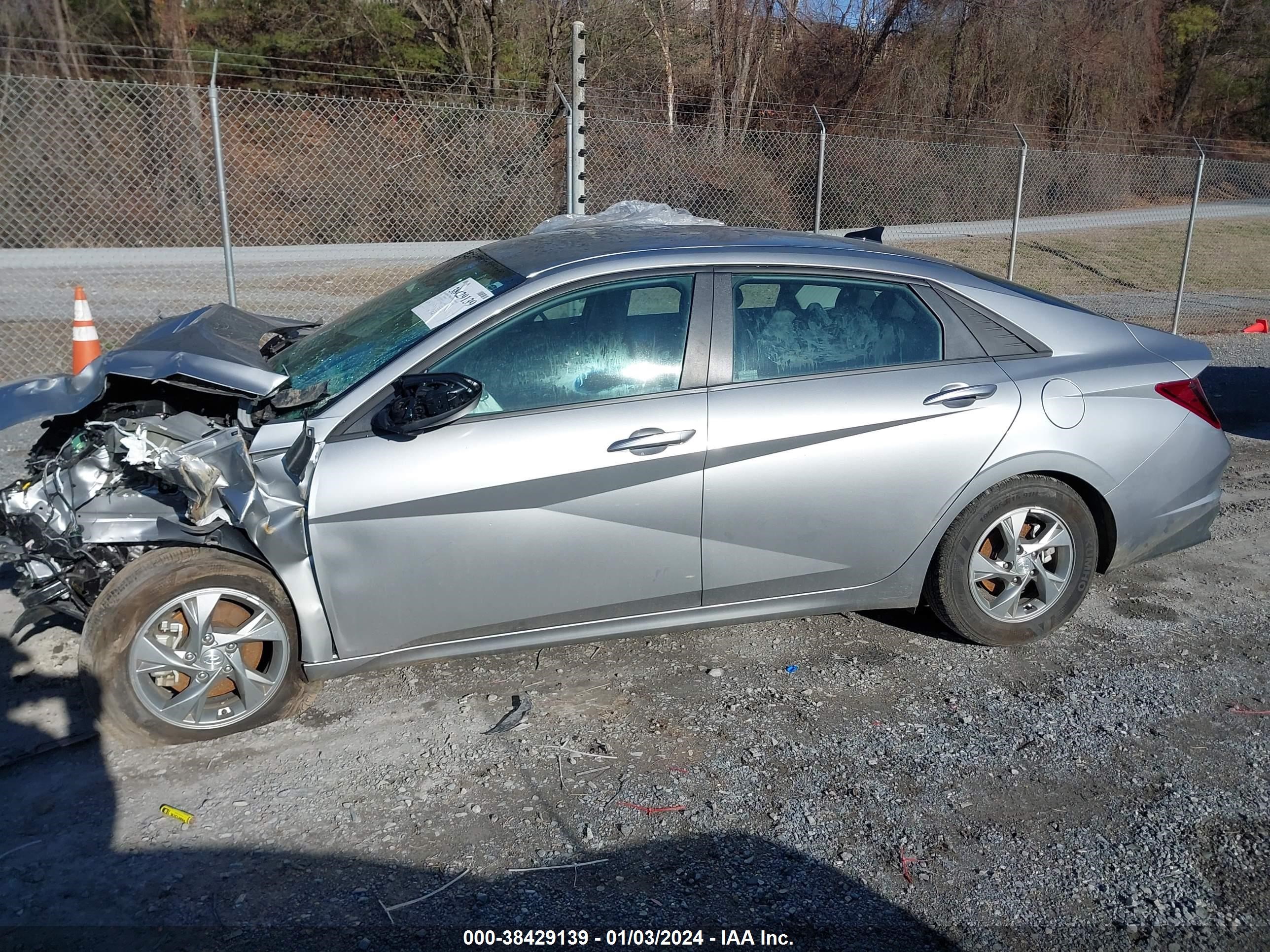 Photo 13 VIN: 5NPLL4AG9PH115264 - HYUNDAI ELANTRA 