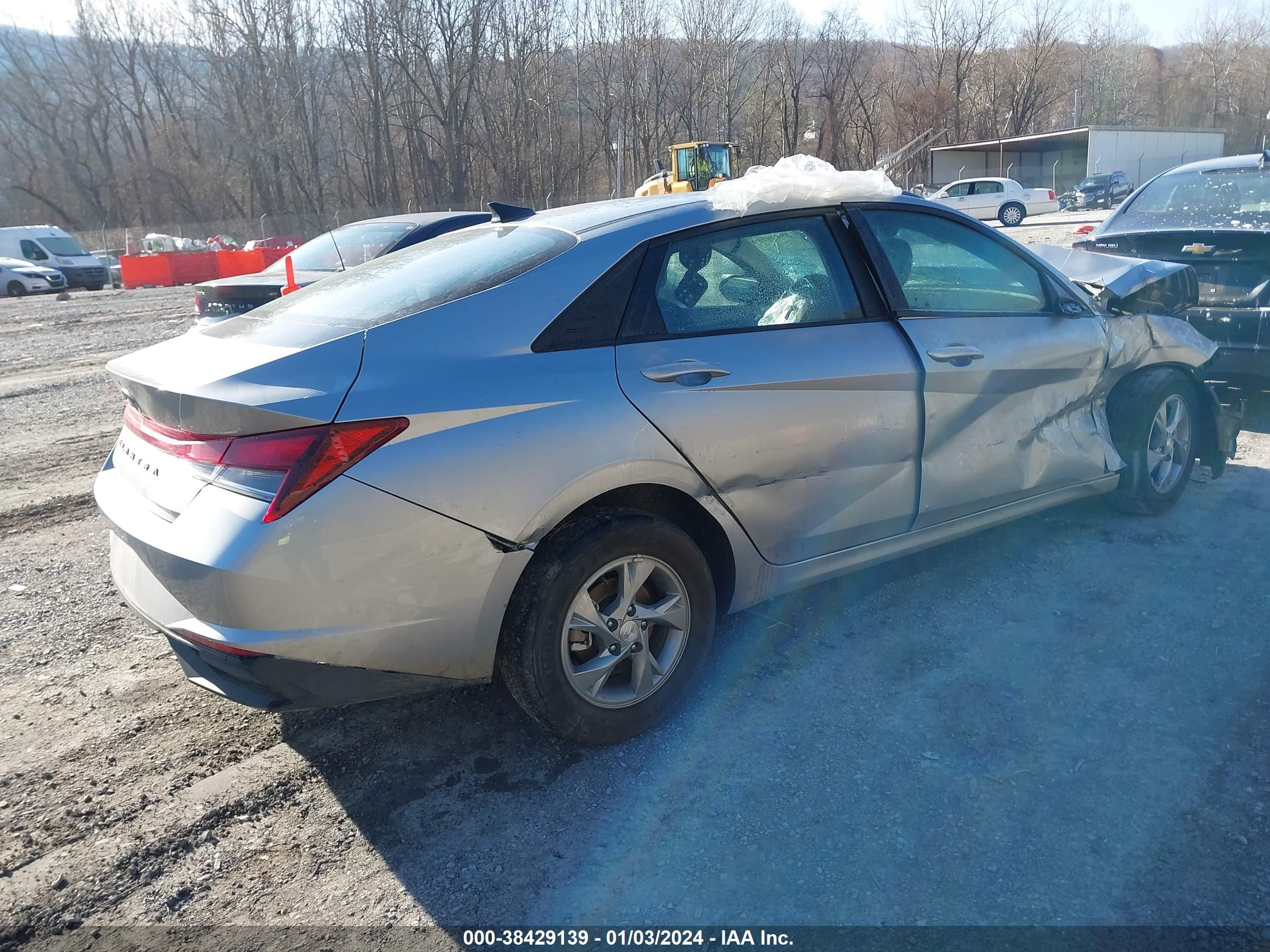 Photo 3 VIN: 5NPLL4AG9PH115264 - HYUNDAI ELANTRA 