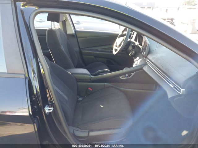 Photo 4 VIN: 5NPLL4AGXMH024418 - HYUNDAI ELANTRA 