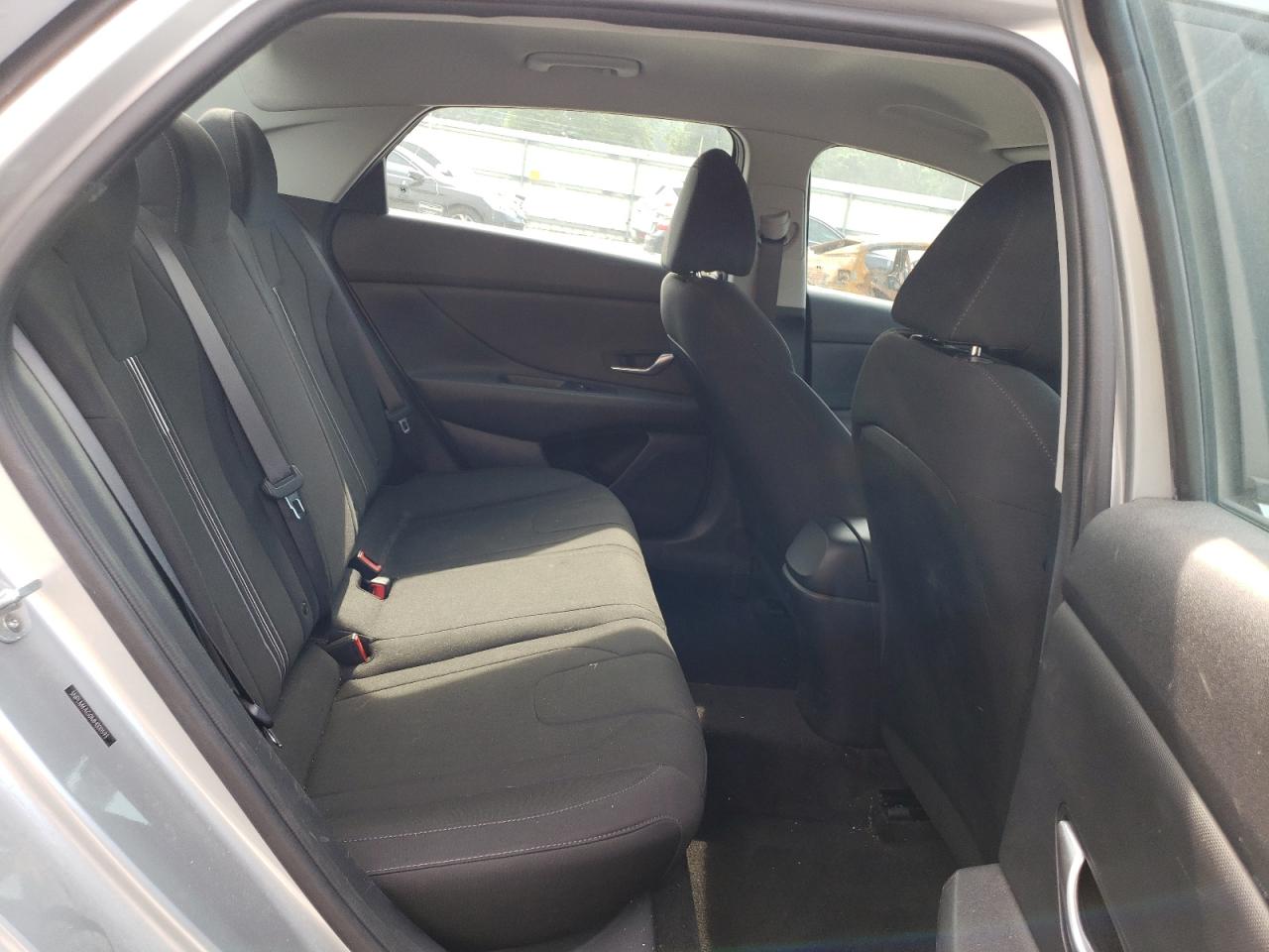 Photo 9 VIN: 5NPLM4AG0MH000593 - HYUNDAI ELANTRA 