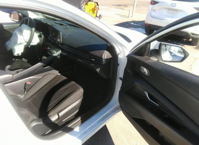 Photo 4 VIN: 5NPLM4AG0MH011500 - HYUNDAI ELANTRA 