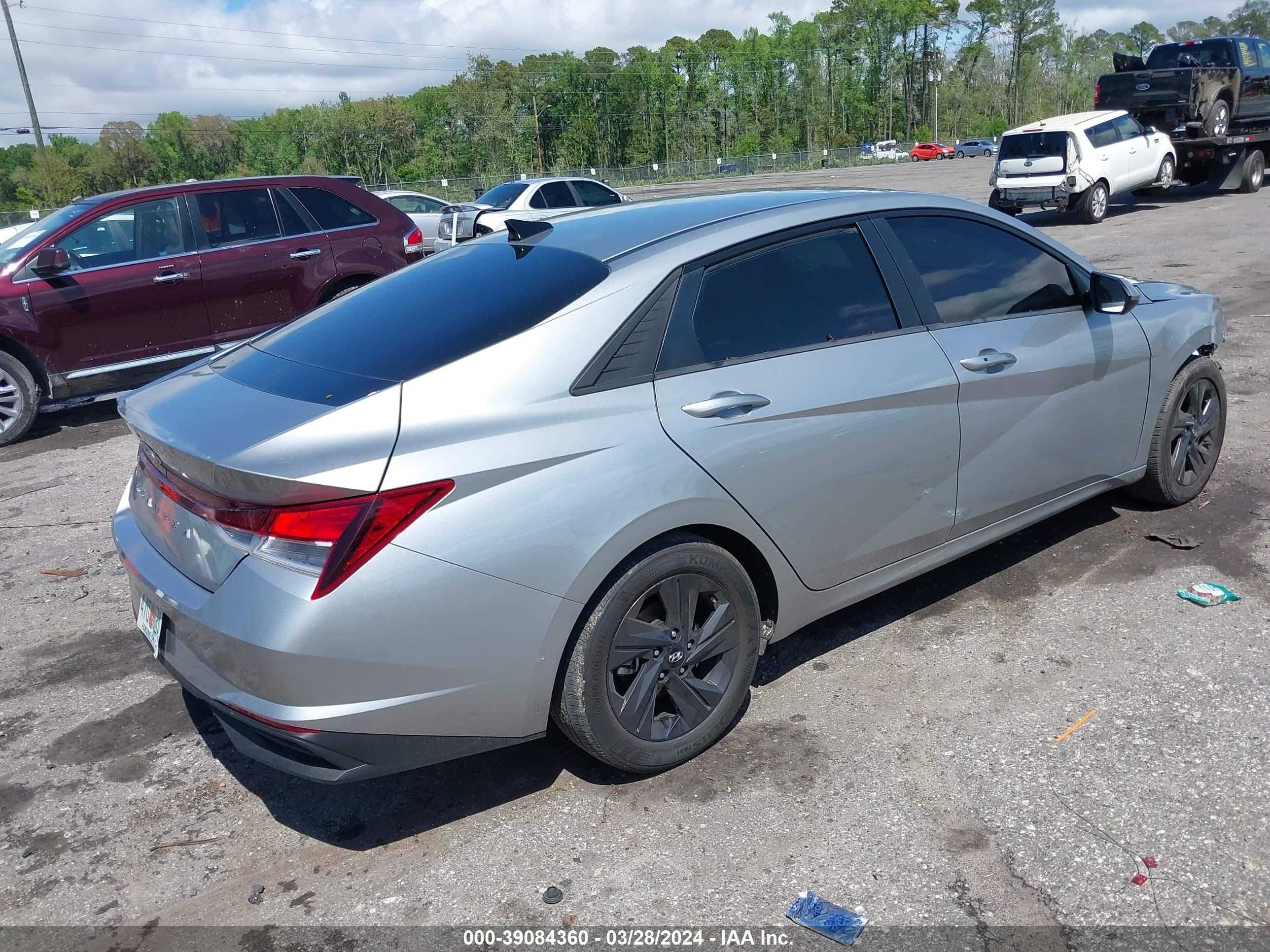 Photo 3 VIN: 5NPLM4AG0PH101797 - HYUNDAI ELANTRA 