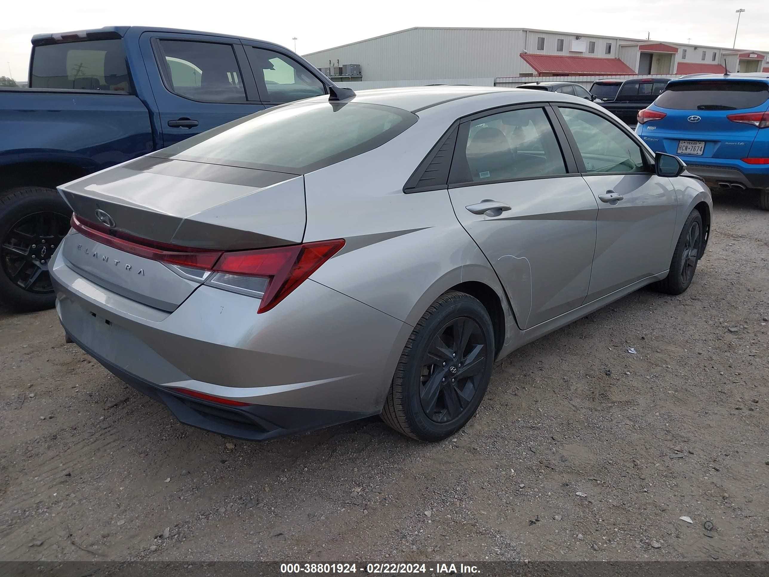 Photo 3 VIN: 5NPLM4AG1MH023784 - HYUNDAI ELANTRA 