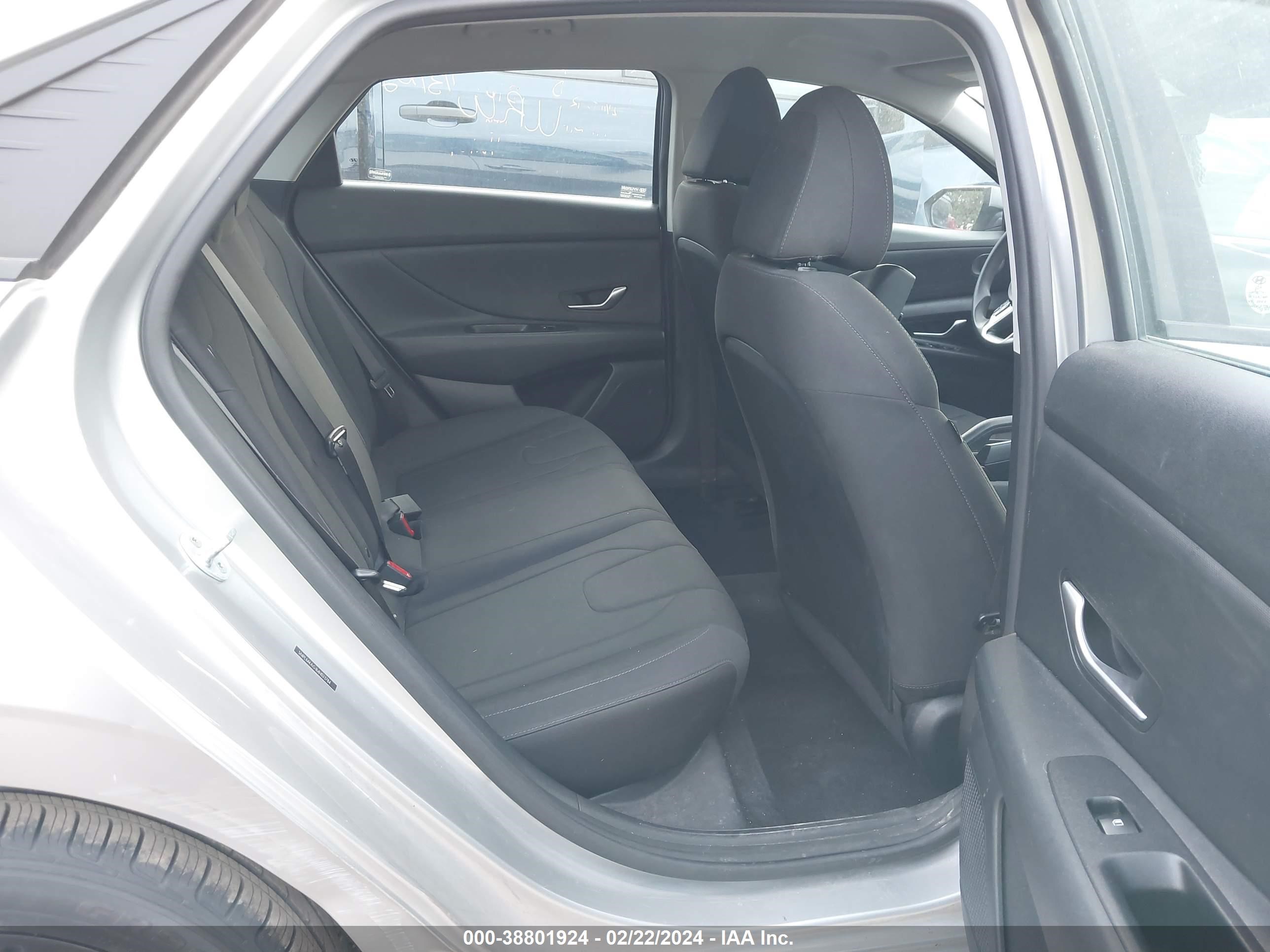 Photo 7 VIN: 5NPLM4AG1MH023784 - HYUNDAI ELANTRA 