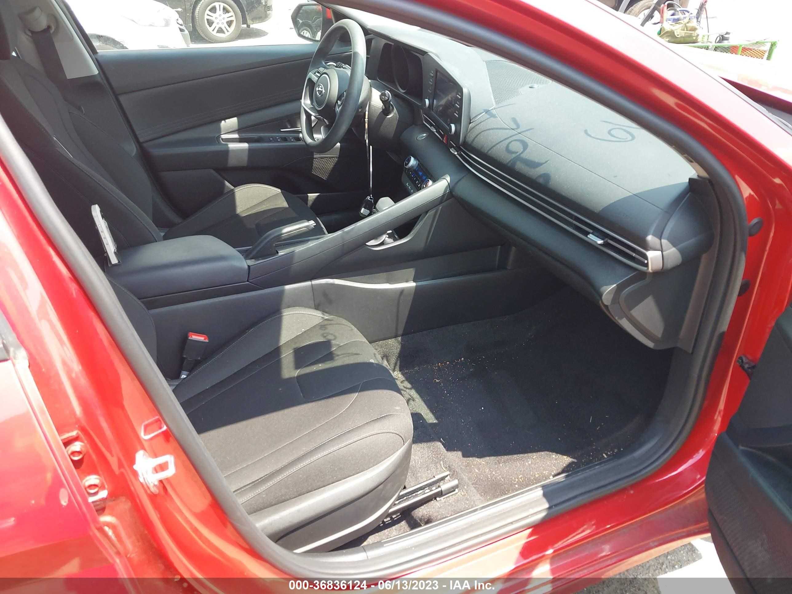 Photo 4 VIN: 5NPLM4AG1MH027656 - HYUNDAI ELANTRA 