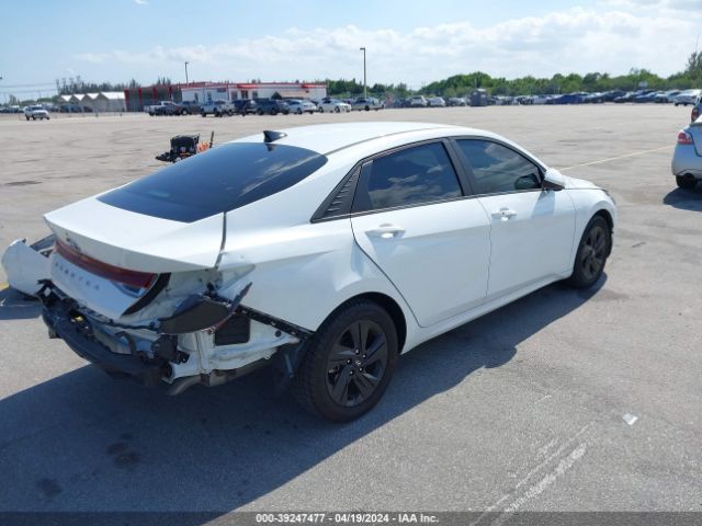 Photo 3 VIN: 5NPLM4AG1MH030993 - HYUNDAI ELANTRA 