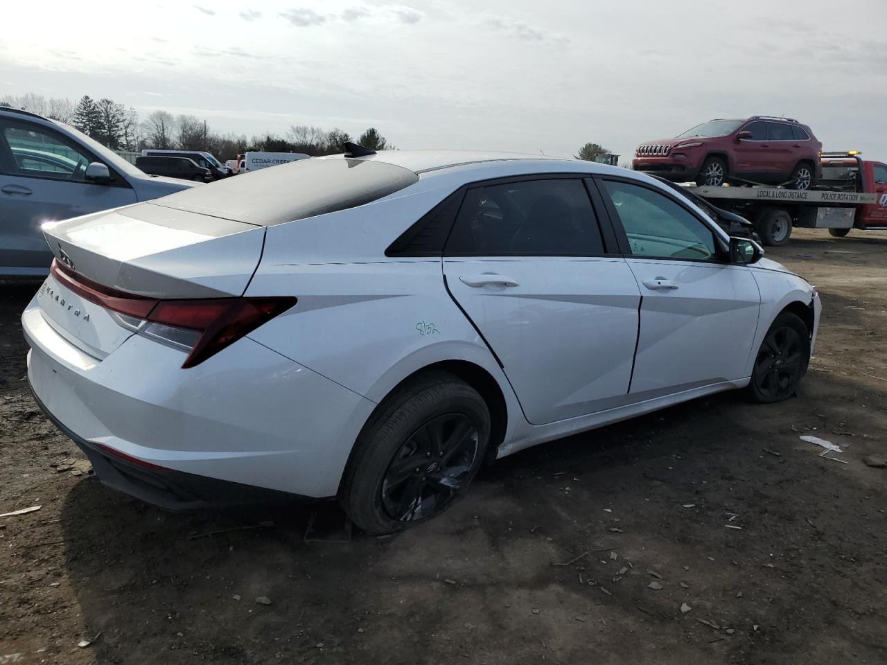 Photo 2 VIN: 5NPLM4AG2MH021851 - HYUNDAI ELANTRA 