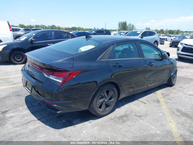 Photo 3 VIN: 5NPLM4AG2MH046054 - HYUNDAI ELANTRA 