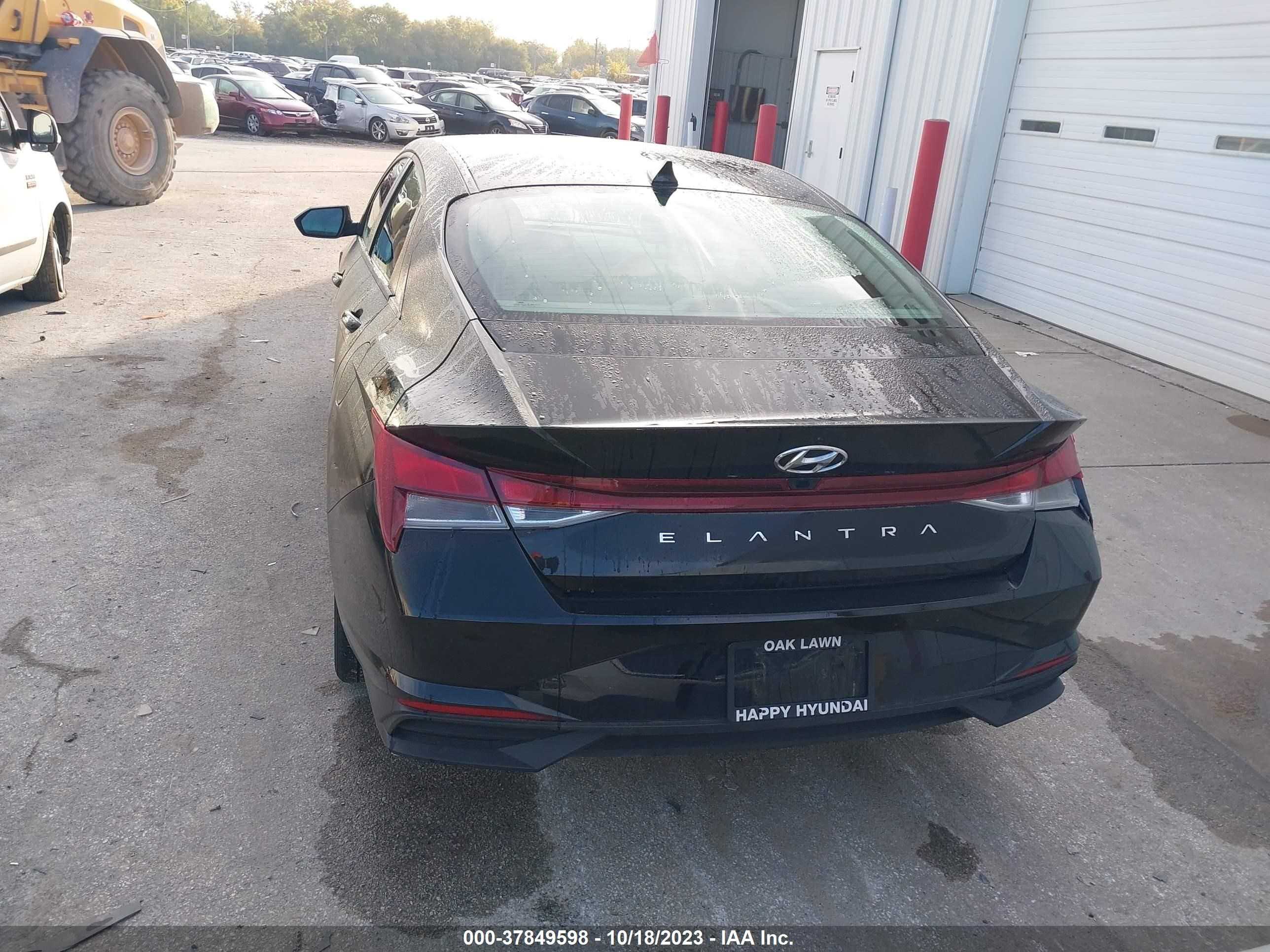 Photo 15 VIN: 5NPLM4AG2NH063518 - HYUNDAI ELANTRA 