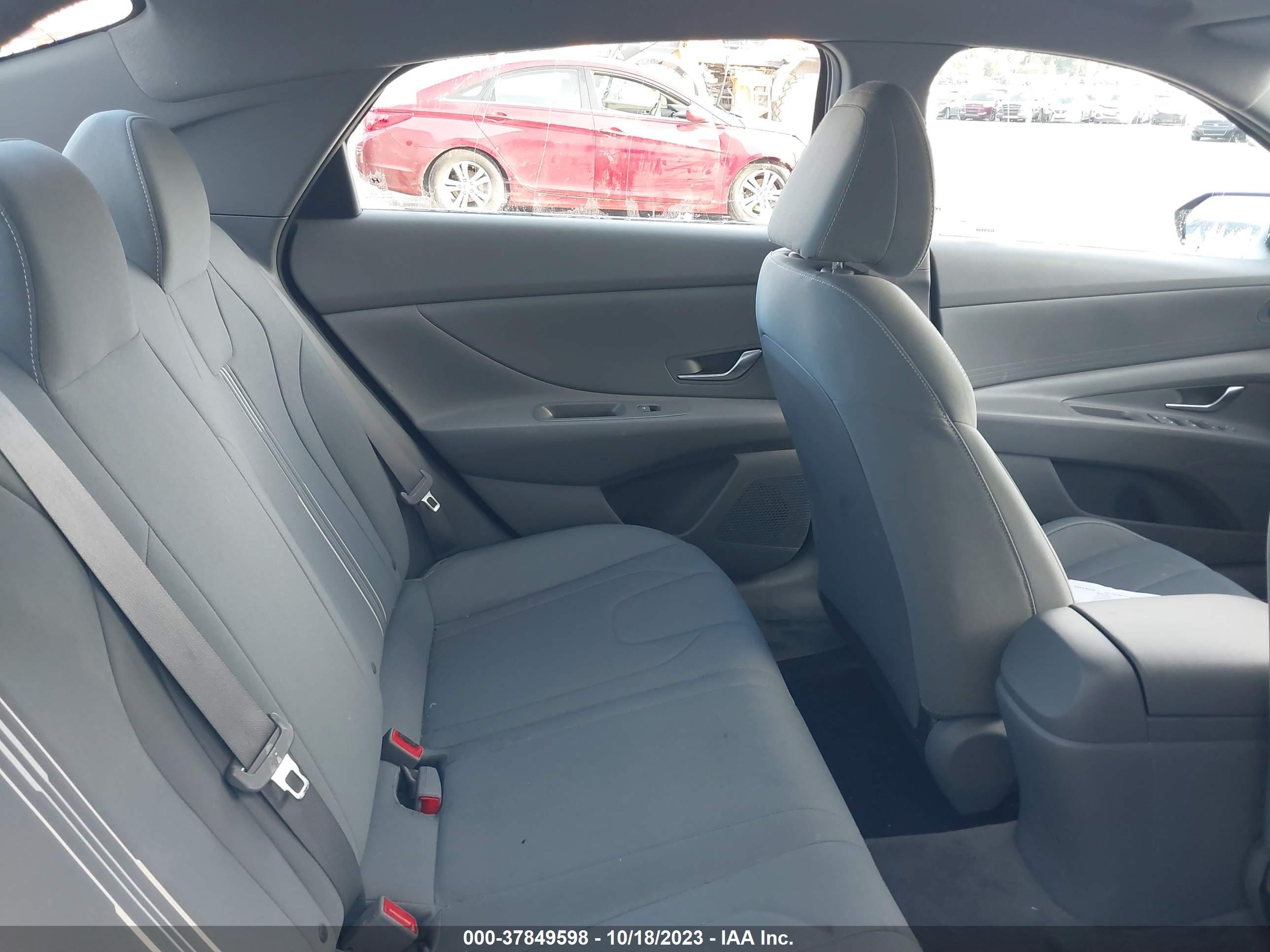 Photo 7 VIN: 5NPLM4AG2NH063518 - HYUNDAI ELANTRA 