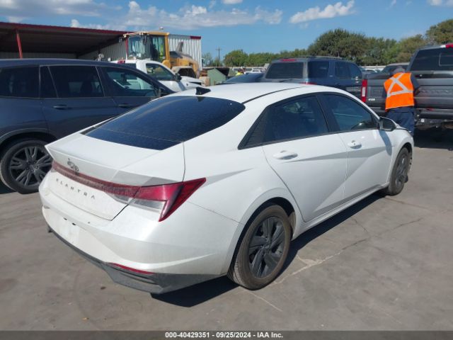 Photo 3 VIN: 5NPLM4AG2NH065723 - HYUNDAI ELANTRA 