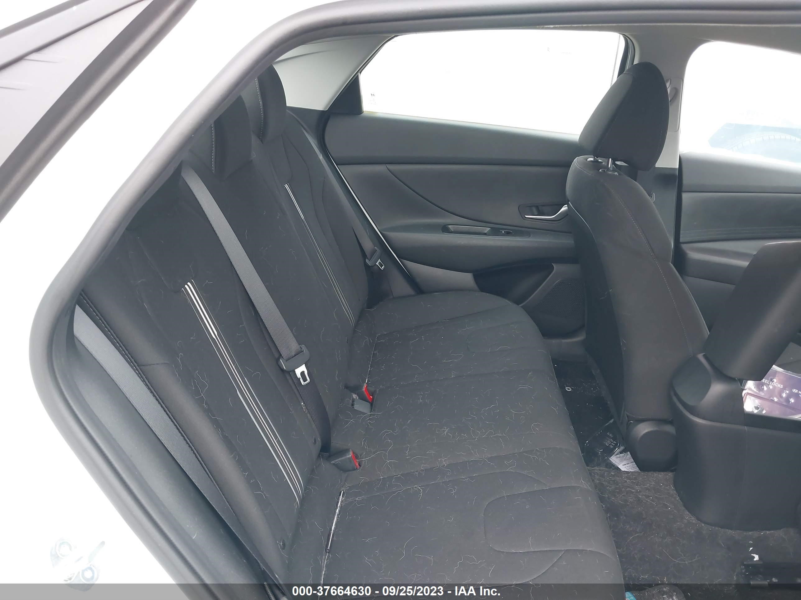 Photo 7 VIN: 5NPLM4AG2PH112171 - HYUNDAI ELANTRA 