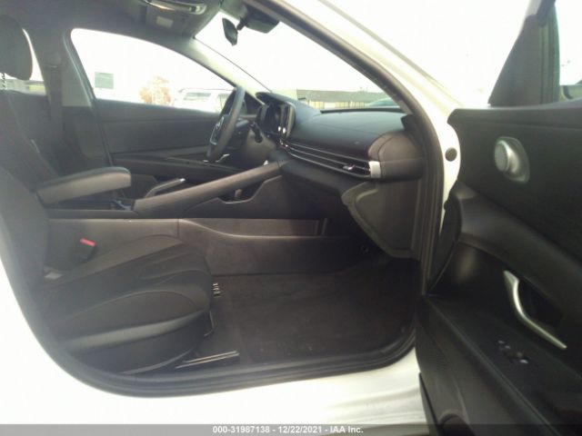 Photo 4 VIN: 5NPLM4AG3MH012026 - HYUNDAI ELANTRA 