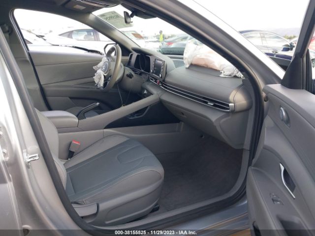 Photo 4 VIN: 5NPLM4AG3MH017825 - HYUNDAI ELANTRA 