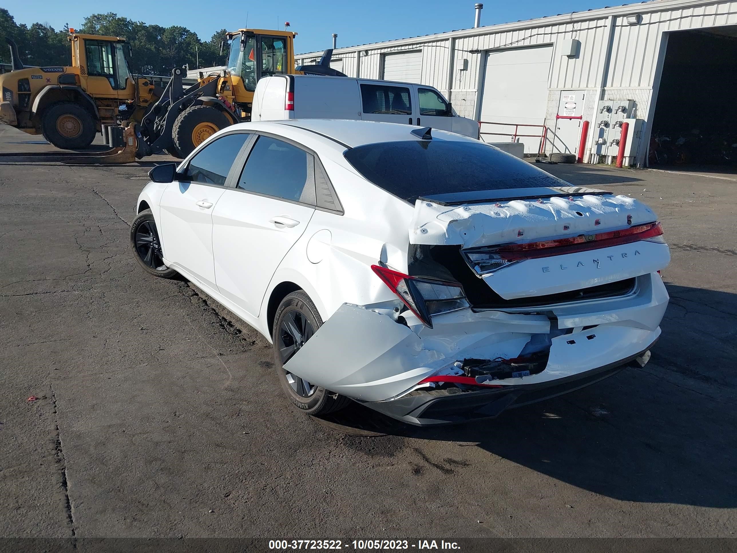 Photo 2 VIN: 5NPLM4AG3MH022197 - HYUNDAI ELANTRA 