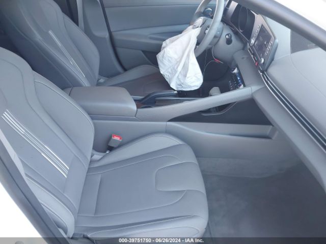 Photo 4 VIN: 5NPLM4AG3MH027562 - HYUNDAI ELANTRA 