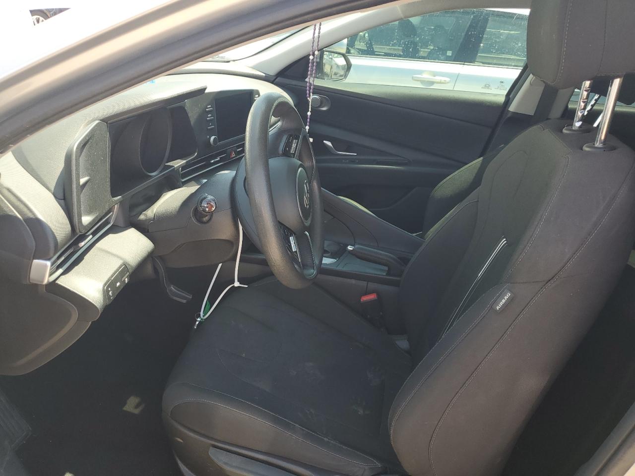 Photo 6 VIN: 5NPLM4AG3MH038402 - HYUNDAI ELANTRA 