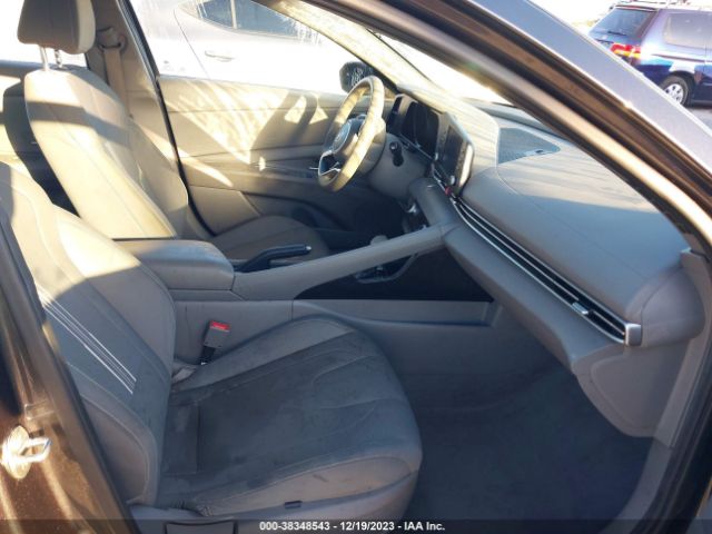 Photo 4 VIN: 5NPLM4AG3NH067433 - HYUNDAI ELANTRA 