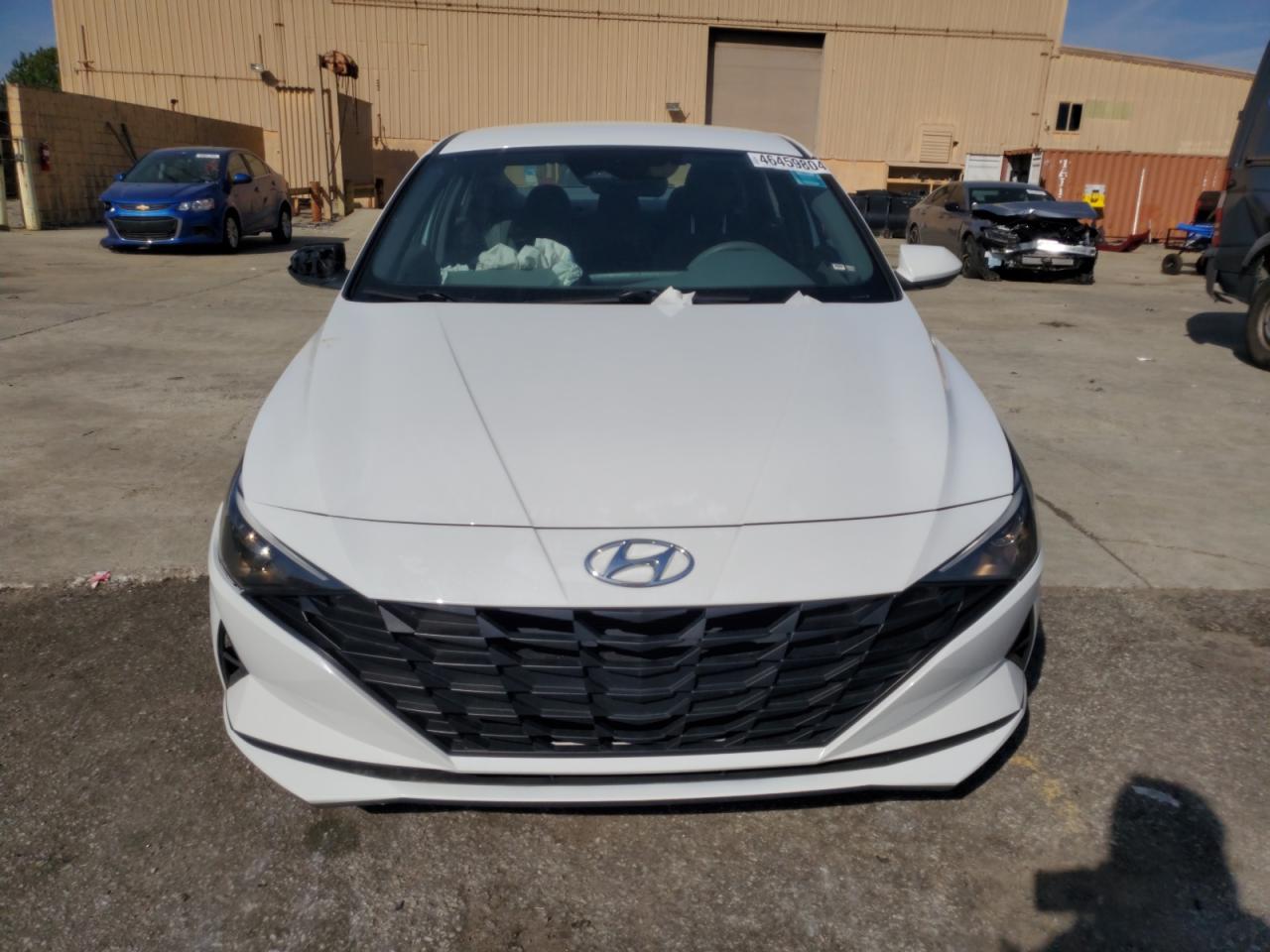 Photo 4 VIN: 5NPLM4AG4NH080191 - HYUNDAI ELANTRA 