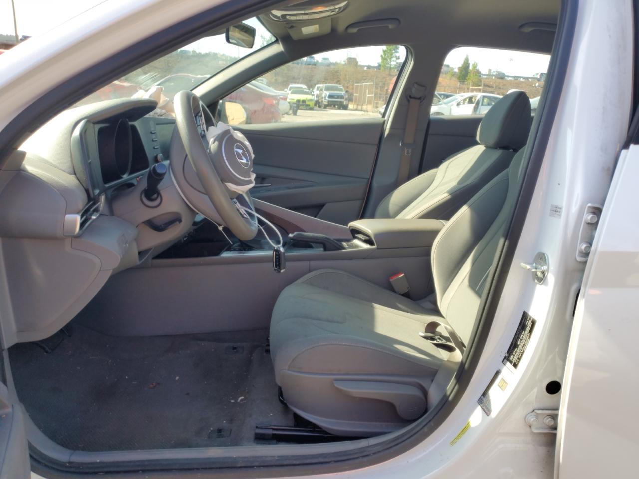 Photo 6 VIN: 5NPLM4AG4NH080191 - HYUNDAI ELANTRA 