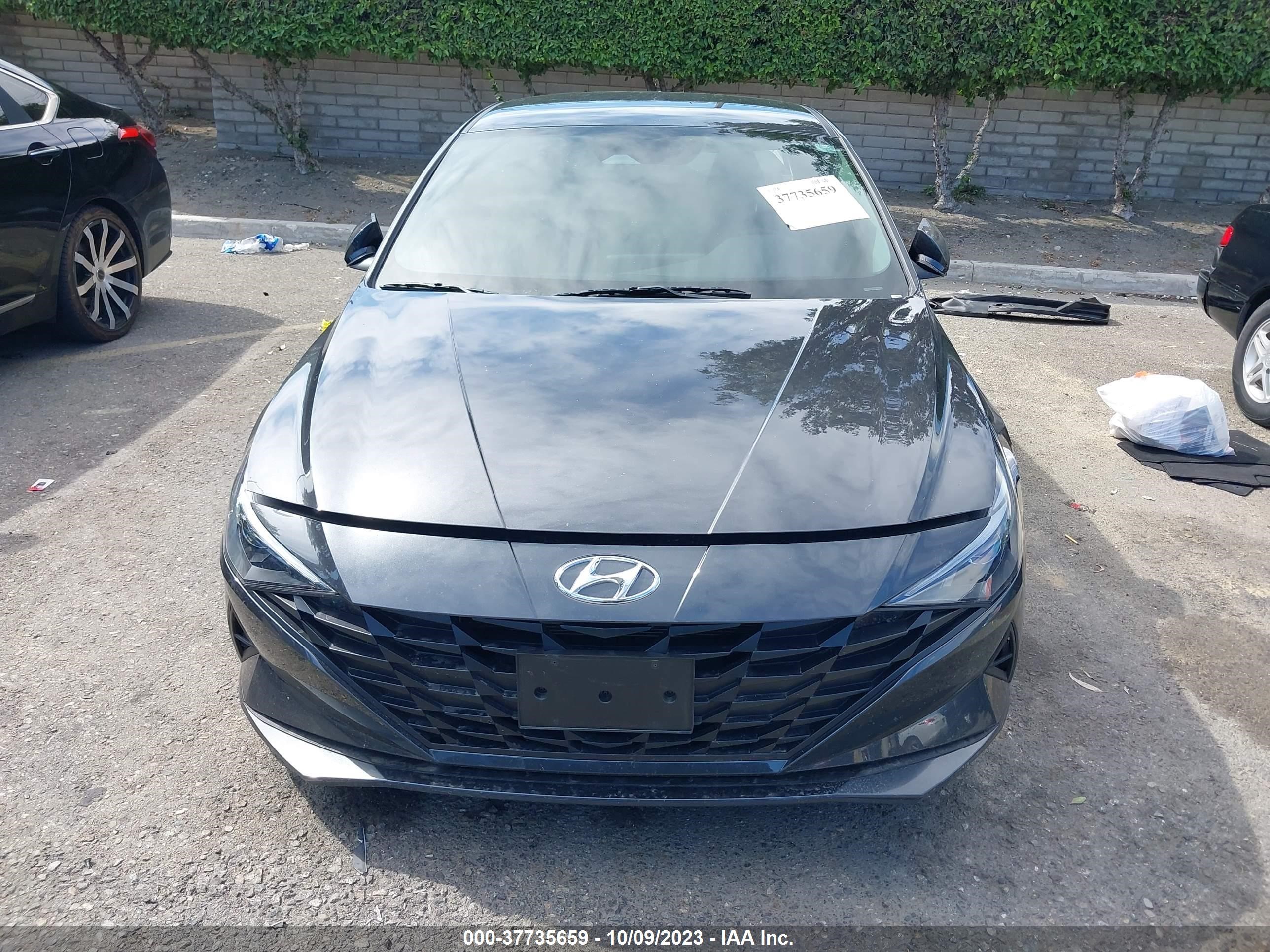 Photo 12 VIN: 5NPLM4AG4PH109627 - HYUNDAI ELANTRA 