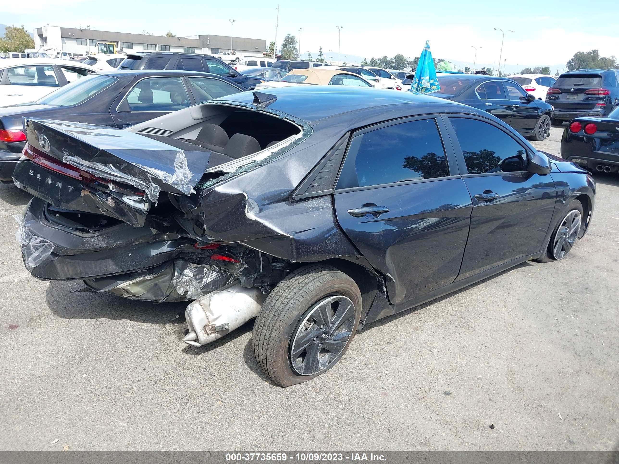 Photo 3 VIN: 5NPLM4AG4PH109627 - HYUNDAI ELANTRA 