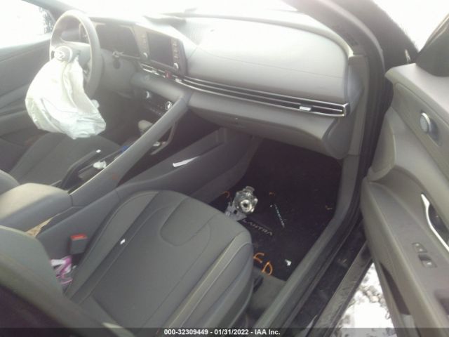 Photo 4 VIN: 5NPLM4AG6NH058127 - HYUNDAI ELANTRA 