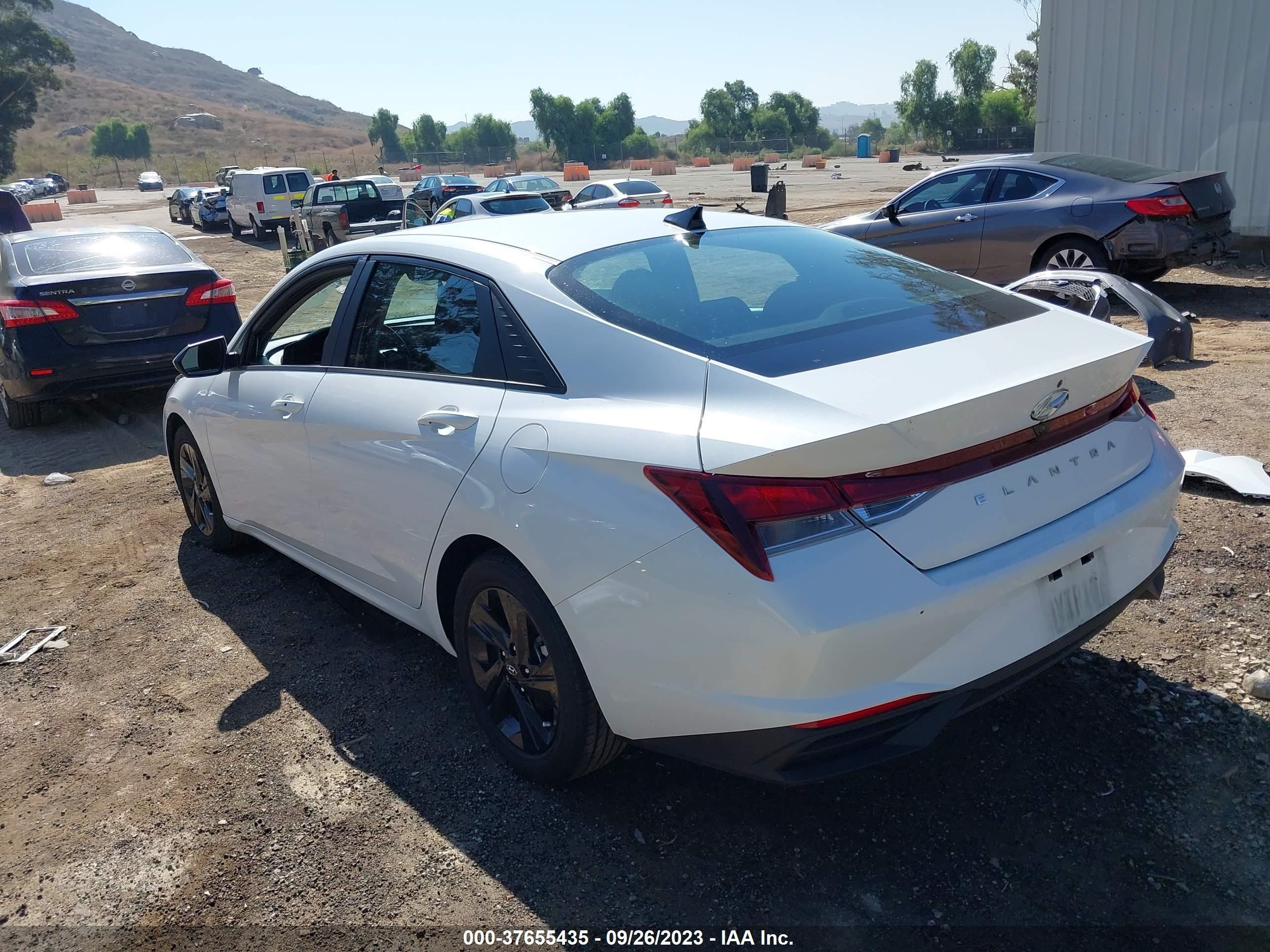 Photo 2 VIN: 5NPLM4AG6NH064204 - HYUNDAI ELANTRA 